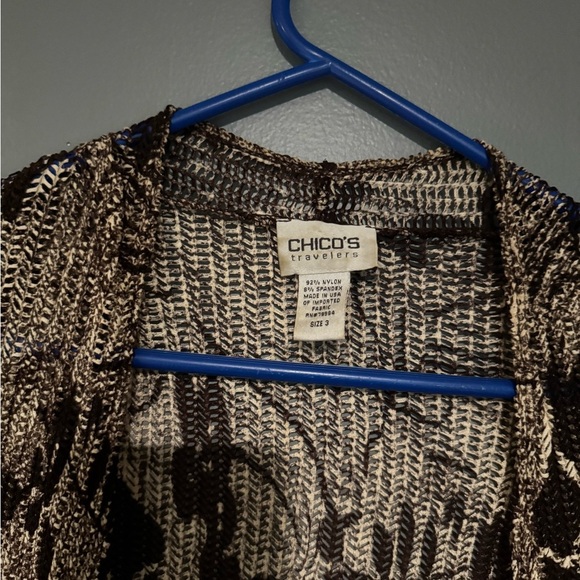 Chico's Black and Cream‎ Boxy Blouse with Elbow-Length Sleeves - Picture 5 of 6